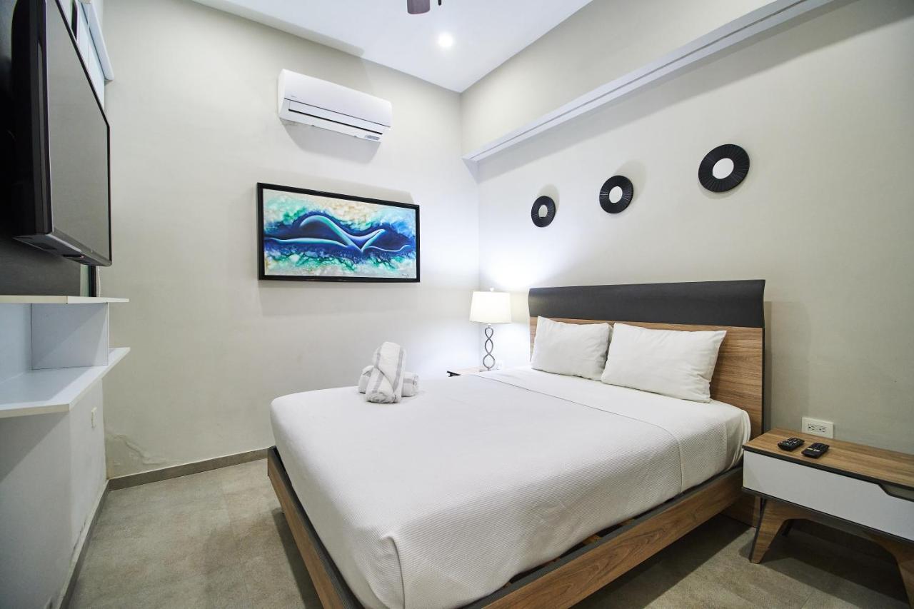 Torre 42 Playa Del Carmen By Lockey Aparthotel Esterno foto