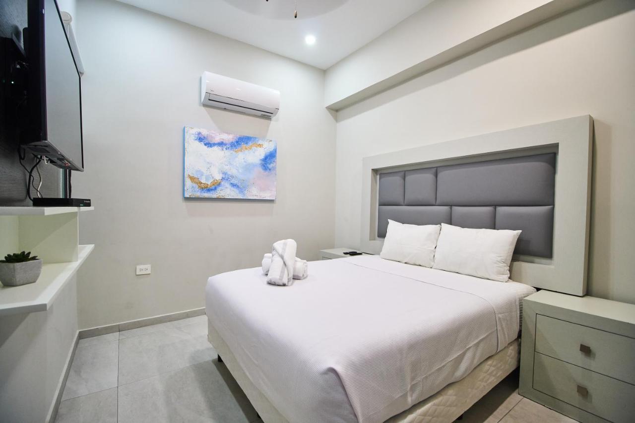 Torre 42 Playa Del Carmen By Lockey Aparthotel Esterno foto